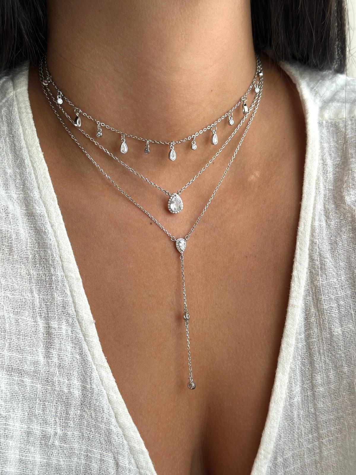 סט רב שכבתי עם עניבה ושרשרת צ'וקר